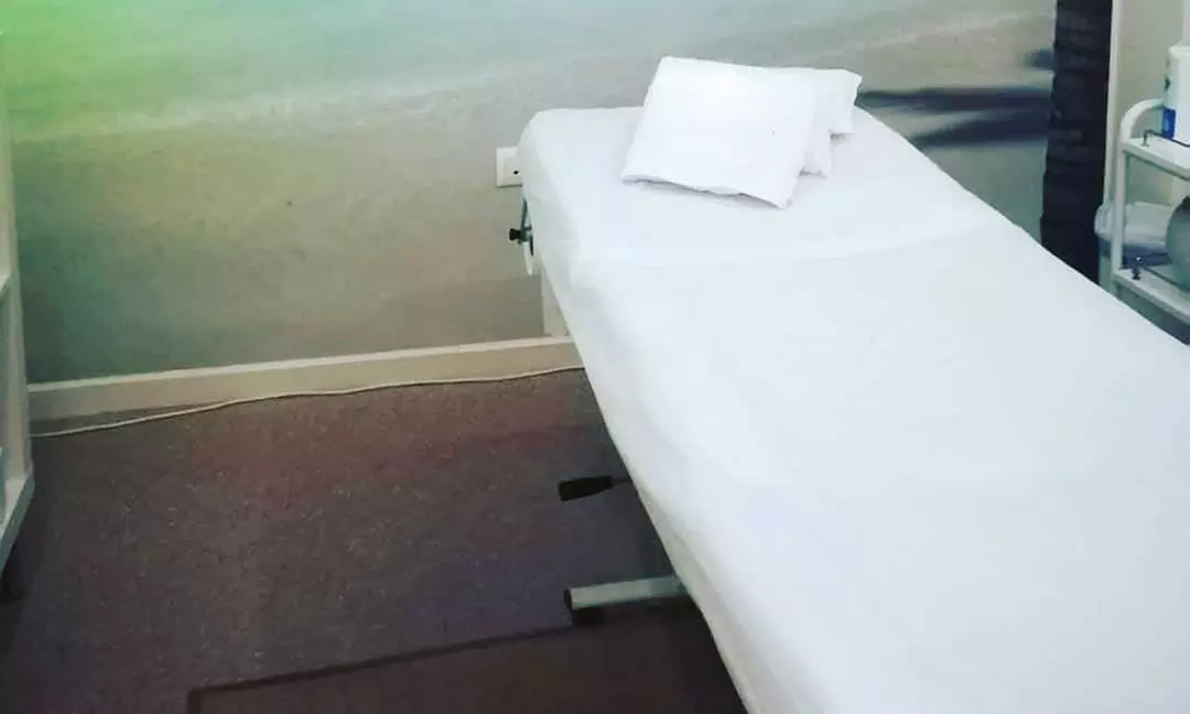 Higiene facial con colágeno y diseño cejas