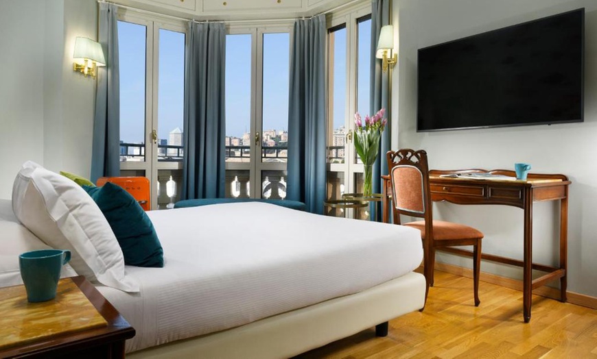 Image 3: Genova : Twin or Double Room with Breakfast, Spa and Optional Dinner