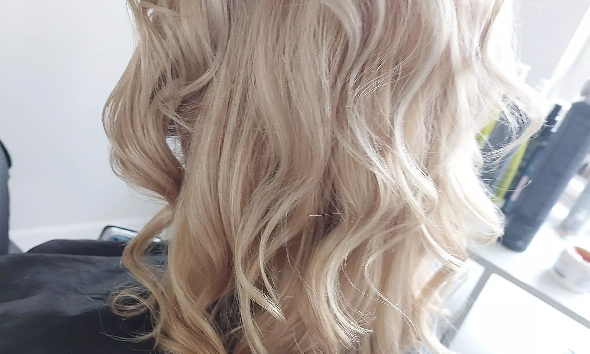 Strzyżenie, farbowanie, stylizacja lub wybrany zabieg pielęgnacyjny