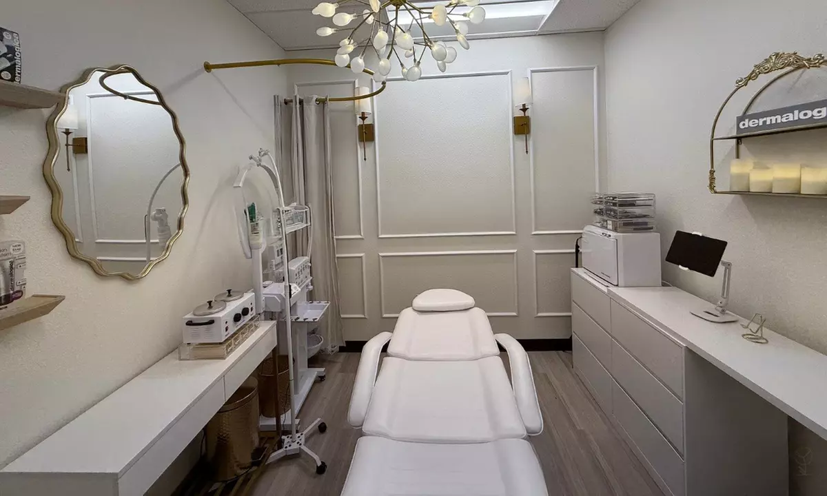 Brazilian or Manzilian Waxing Sessions for Smooth Lasting Results