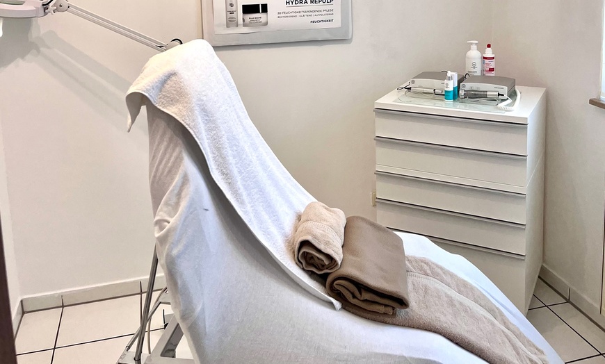 Image 3: 80 Min. Gesichtsbehandlung inkl. Massage für 1 Person