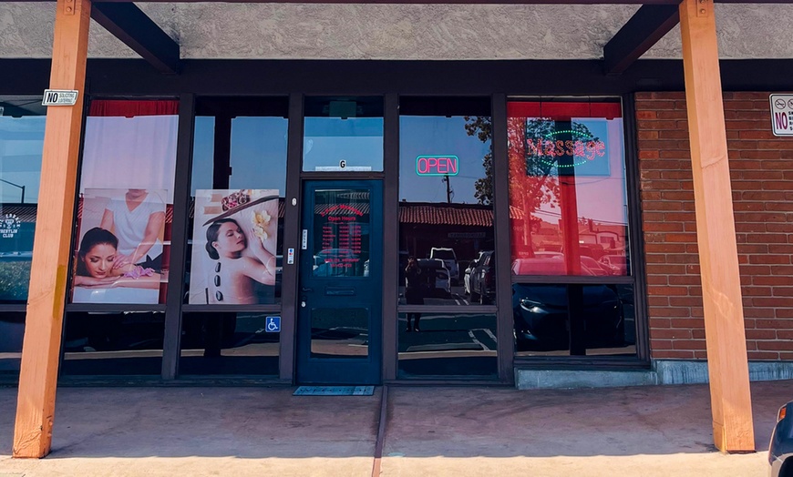 Image 3: 60-Minute Individual or Couples Massage of Your Choice 