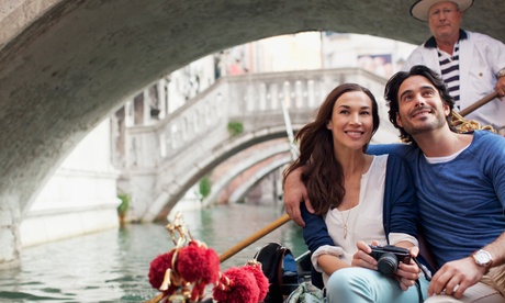 Tour in gondola tra i canali di Peschiera del Garda e corso gondoliere con Gondola Service (sconto fino a 40%)