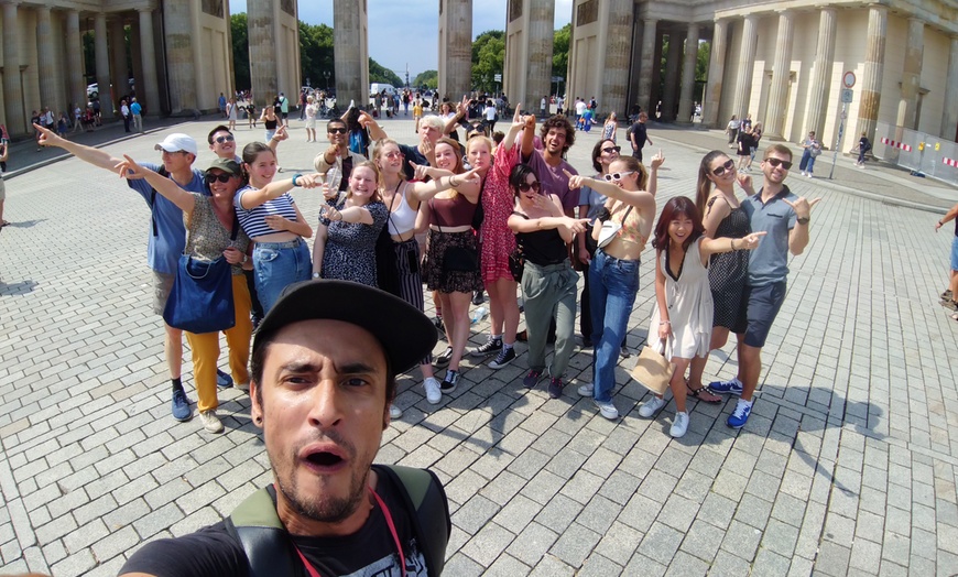 Image 3: Walking Tour durch Berlin, Köln, Bonn oder Stuttgart für 1 - 6 Pers.