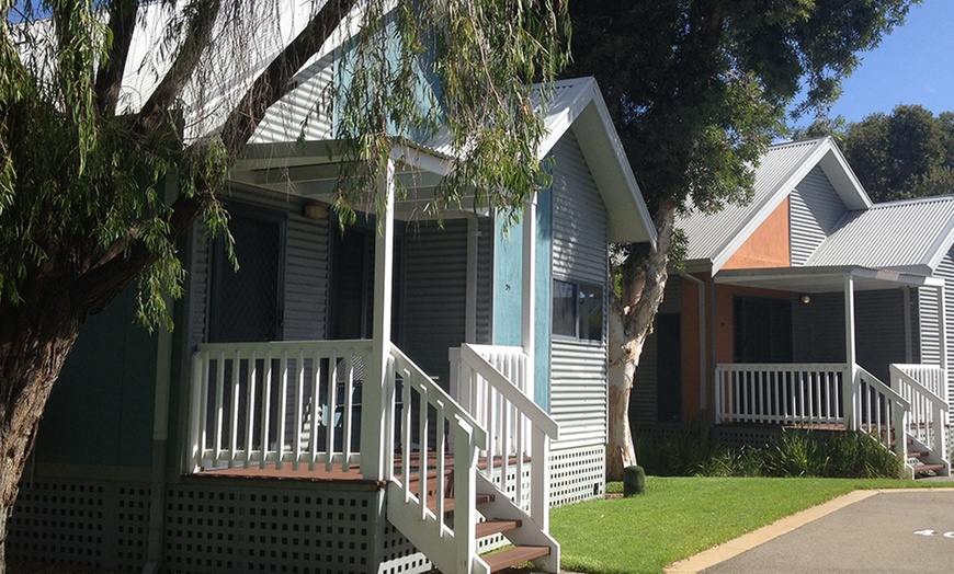 Image 2: Mandurah: Two-Night Chalet Stay