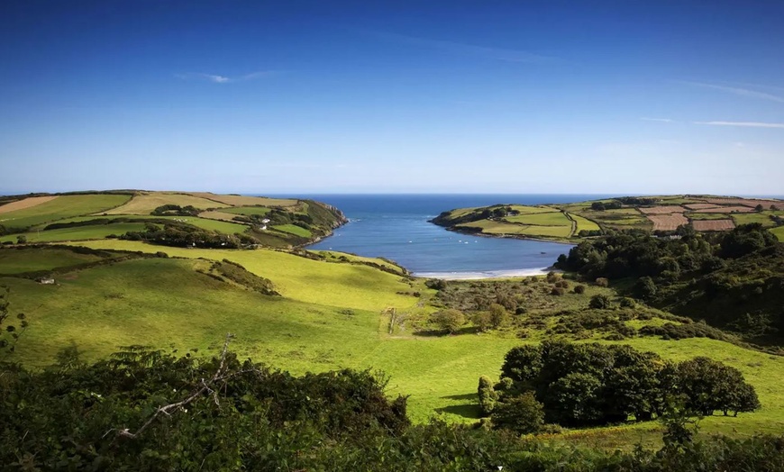 Image 1: ✈ 8-Day Ireland Trip w/ Hotels & Air from Great Value Vacations
