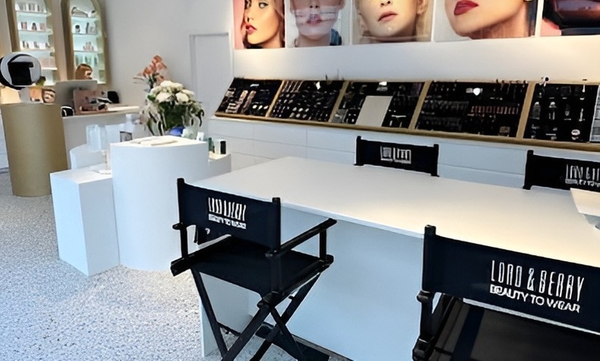 Image 2: Lluxueuze huidboost: infrarood cabine en/of gezichtsbehandeling