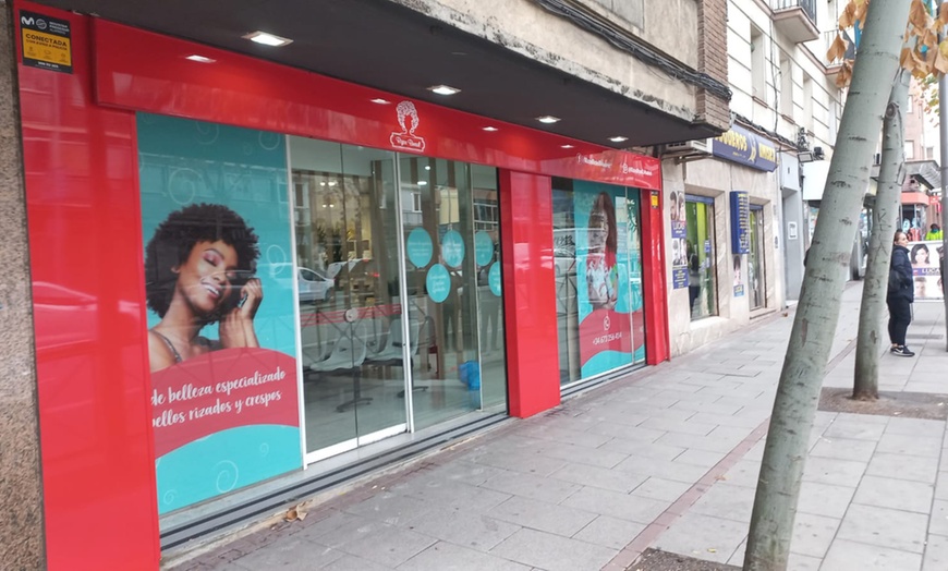 Image 4: Peluquería con lavado, hidratación, corte y opción a tinte y mechas