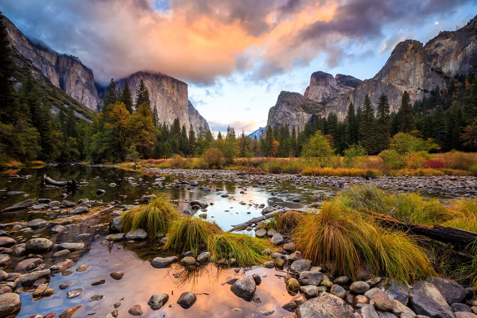 ✈ Yosemite: 4-Day Adventure with Air & Hotel from Worldee