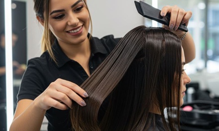 Melenas hasta el hombro: alisado de queratina con corte de puntas - Salón de belleza Andria Glynis