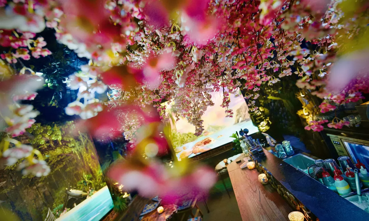 3-Course Fire & Tide Feast with Crafted Cocktails For Groups upto 10!