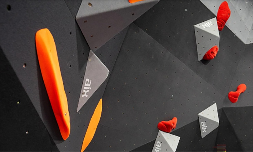 Image 6: All-Day Bouldering Experience w Shoe and Chalk Hire For Solo or Groups