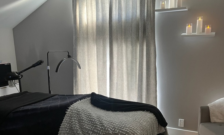 Image 6: Halo Head Spa for 1–2 or Hydrafacial + Head Spa Combo Options