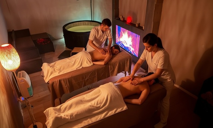 Image 1: Masaje en pareja a elegir de 30 o 60 minutos