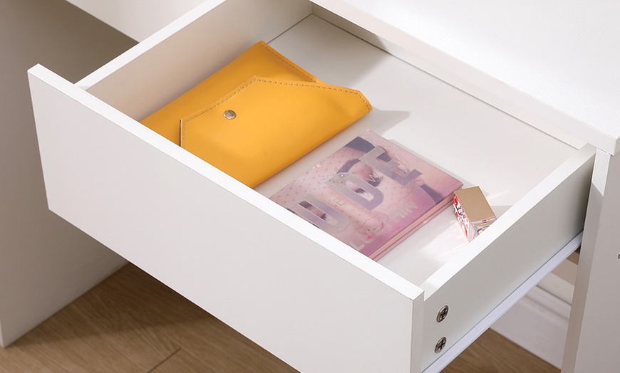 Image 3: White Hollywood Dressing Table with Lighted Mirror