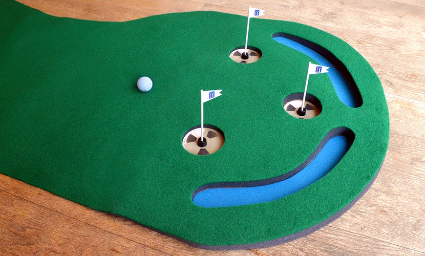 Image 6: PGA Tour Golf Putting Set