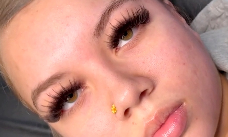 Image 3: Classic, Hybrid & Volume Eyelash Extension Packages + Fills


