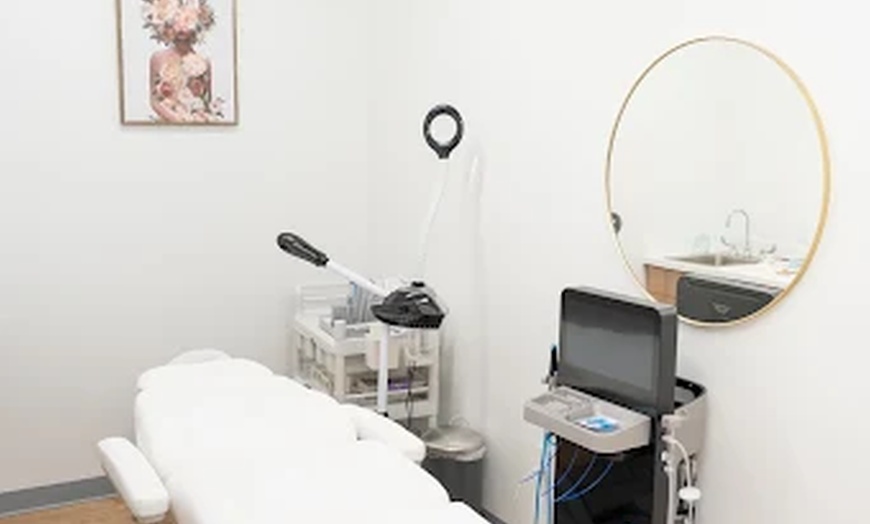 Image 6: Up to 47% Off on Injection - Botox