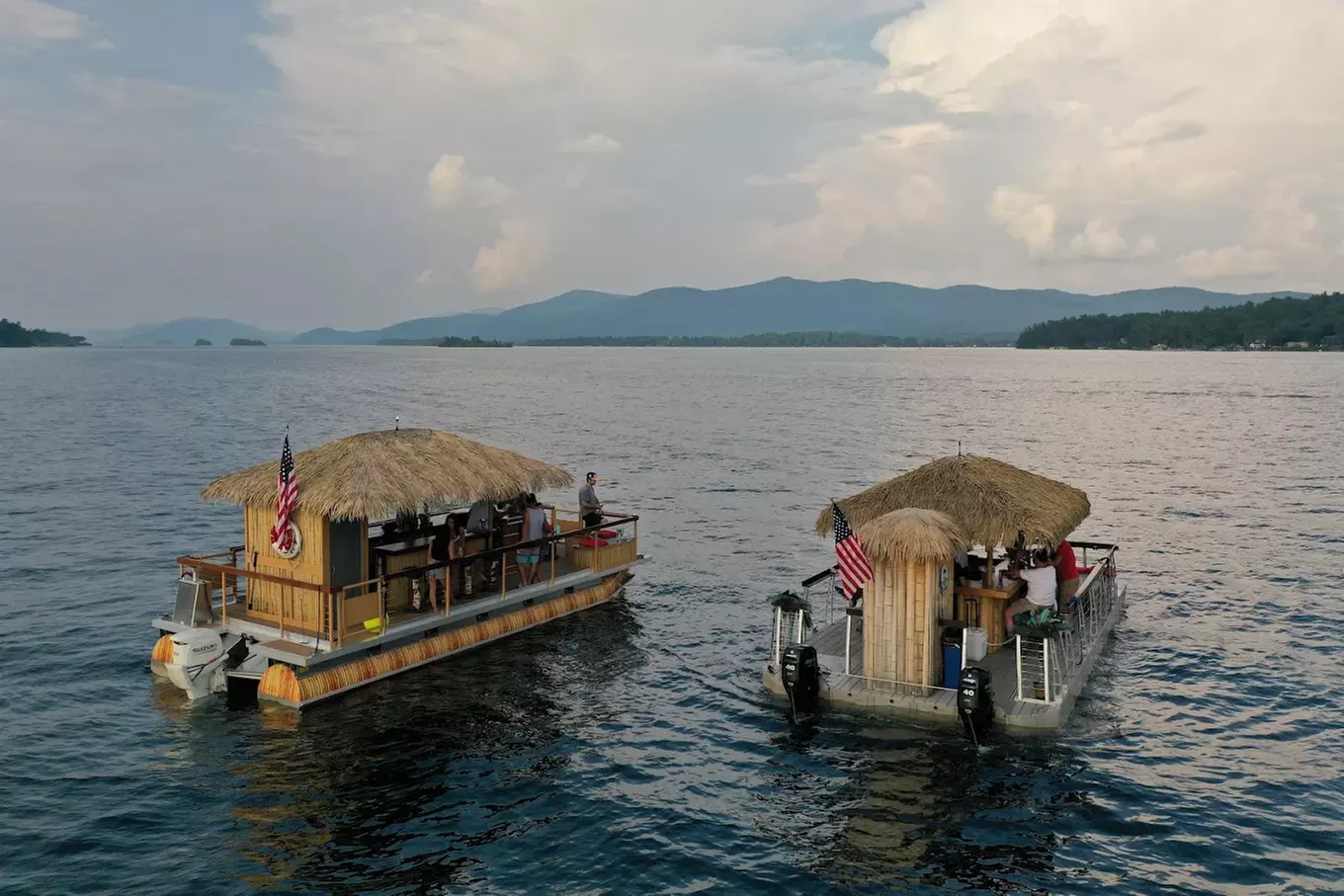 Tiki-Themed Boat Cruise on Lake Havasu for Groups
