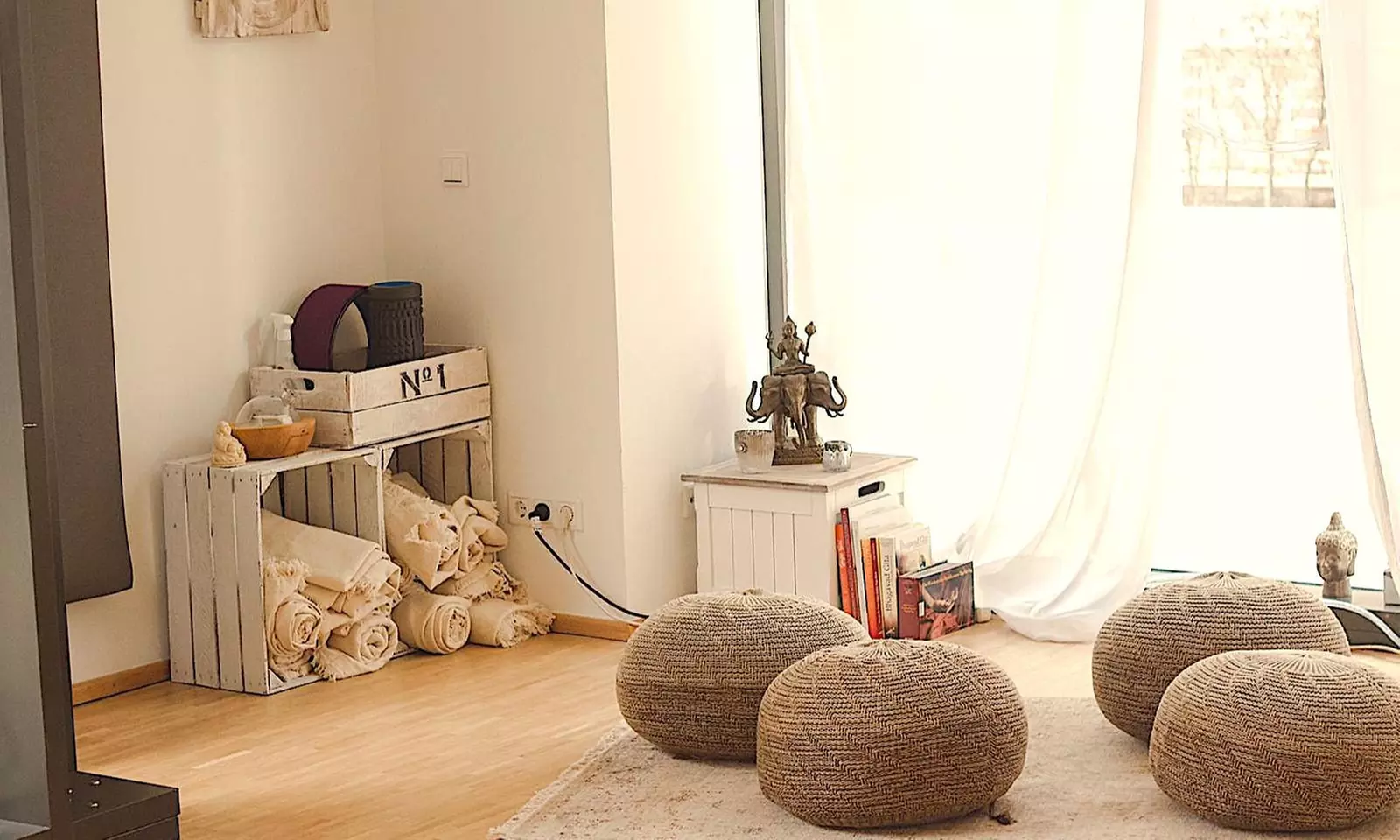 Wimpernverlängerung 1:1- oder 3D-Technik mit bis zu 120 Seidenwimpern im Zen Center Hamburg (bis zu 70% sparen*) - Second Medium