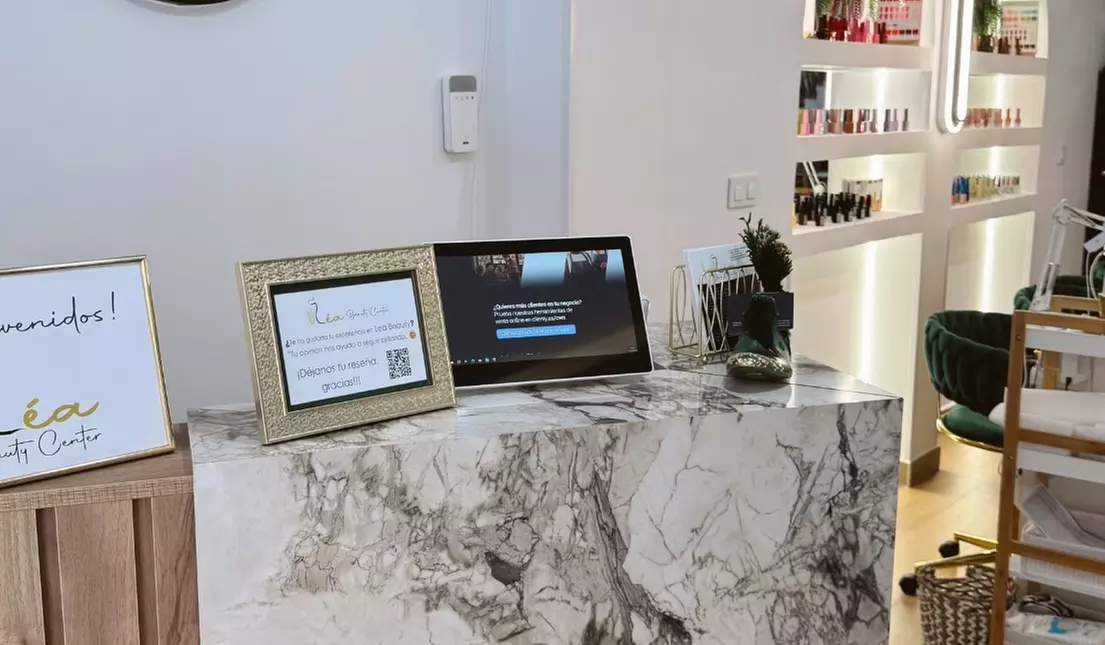 Manipedi en el centro de Alicante con esmaltado semipermanente