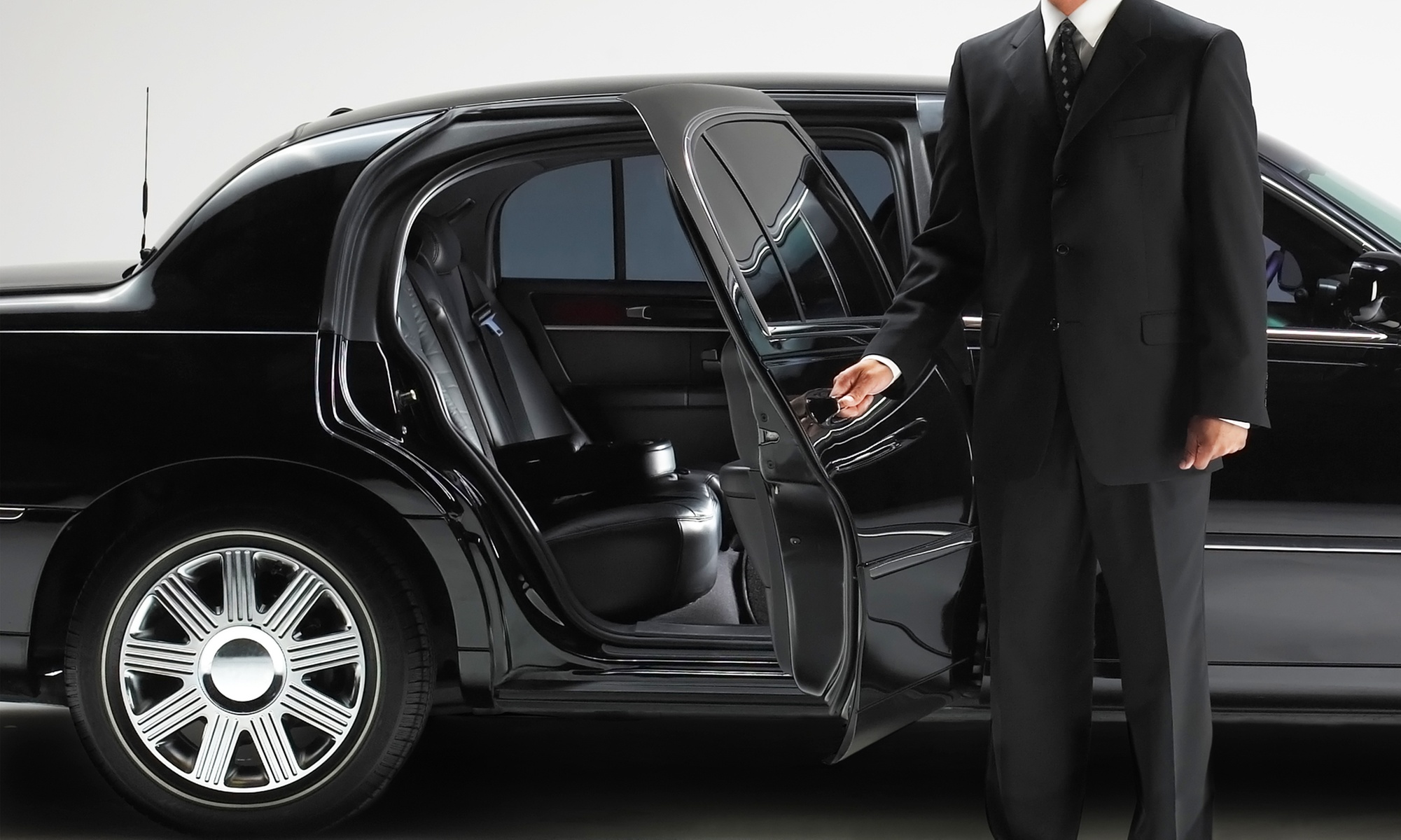 Luxury One-Way or Roundtrip Airport Transport for up to 6 Passengers!