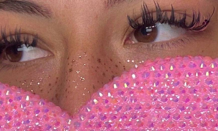 Image 3: Full Set of Classic or Volume Eyelash Extensions with Two-Week Fill
