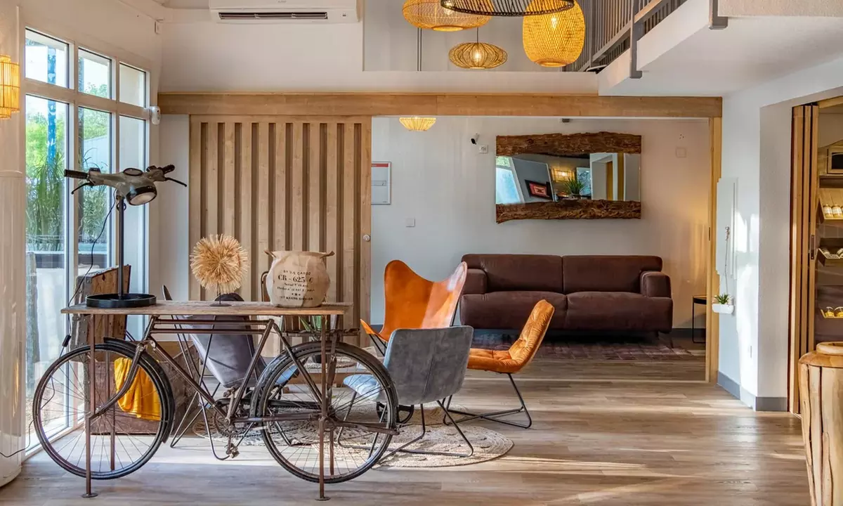 Angers Sud : chambre standard ou supérieure, option pdj et planche