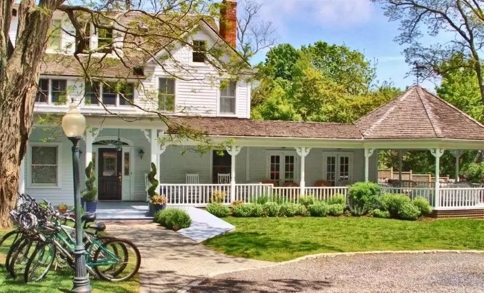 1- or 2-Night Stay for Two in a Queen Room, Deluxe King Room, or King Suite at La Maison Blanche in Shelter Island, NY - Primary Image