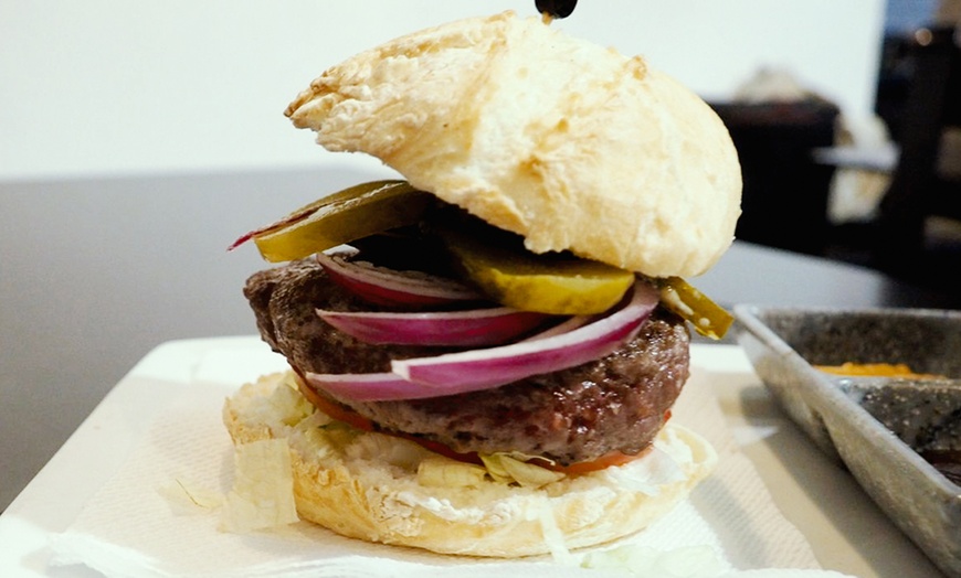 Image 4: Menú completo de burgers, cachopo XXL o carne a elegir para 2 personas