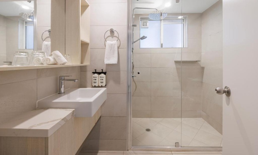 Image 8: Palm Cove Getaway: Two or Three-Bedroom Apartment with WiFi