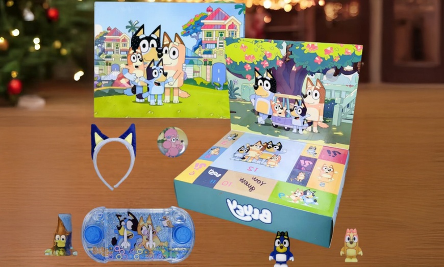 Image 2: Bluey Inspired Advent Calendar 21-Pieces Surprise Gift Set