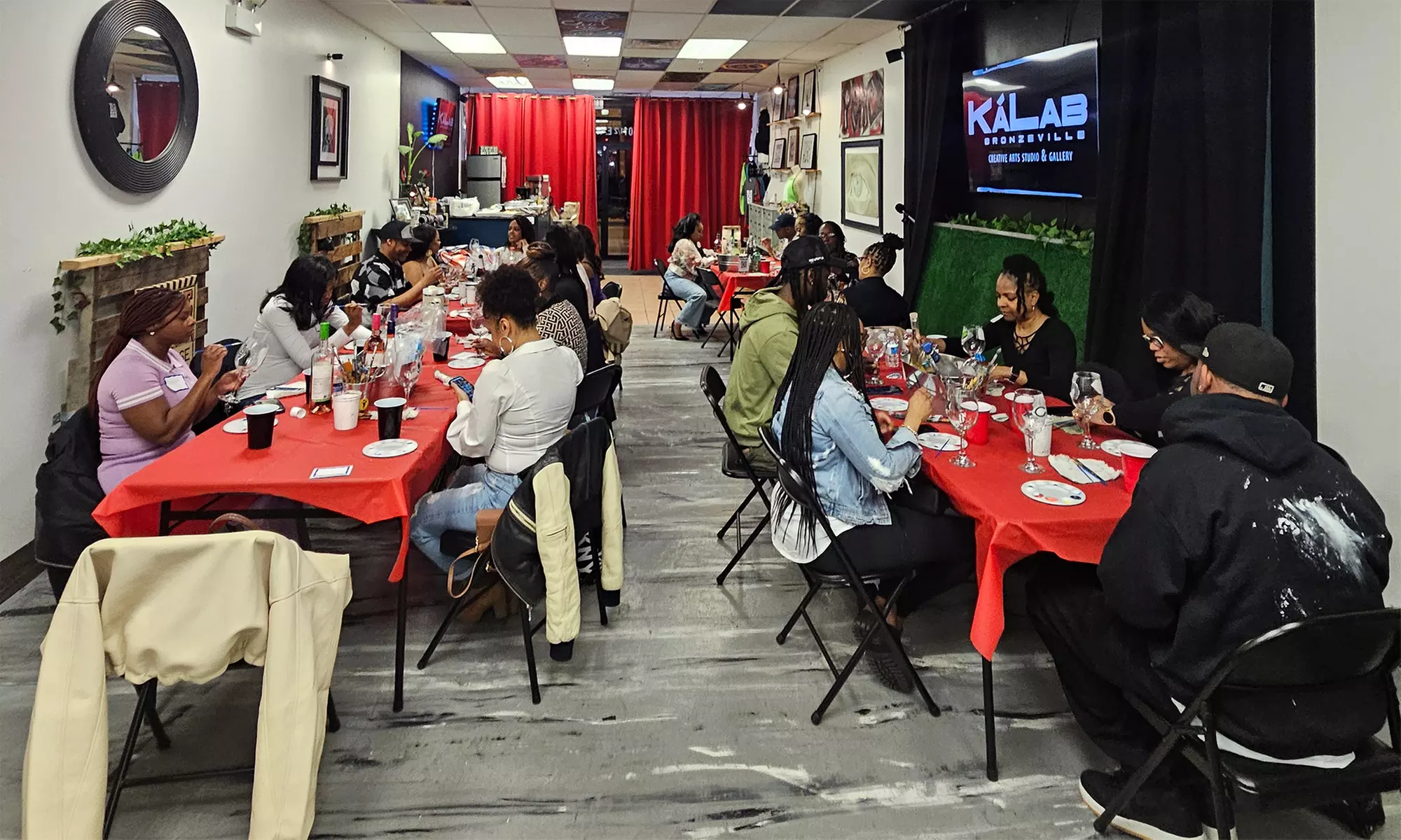 Explore creative 90-minute painting sessions
