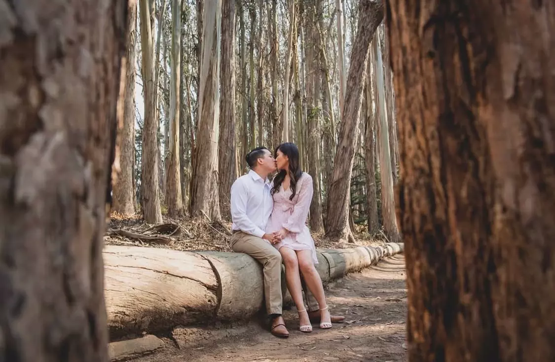 Photoshoots: 30-Min, 90-Min, or 4-Hr with Photos & Prints