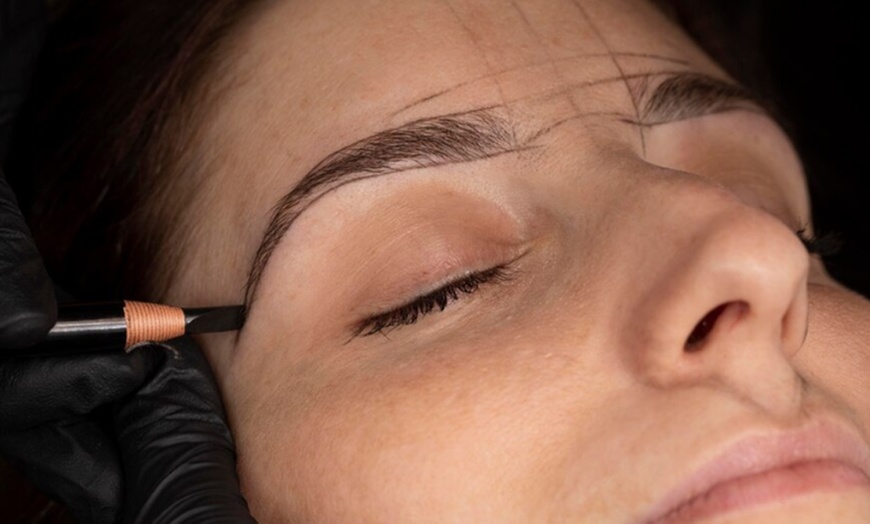 Image 5: Micropigmentación o microblading con opción a visagismo de cejas 