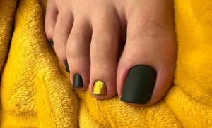 Stylowy pedicure hybrydowy na stopy Stylowy pedicure hybrydowy na stopy