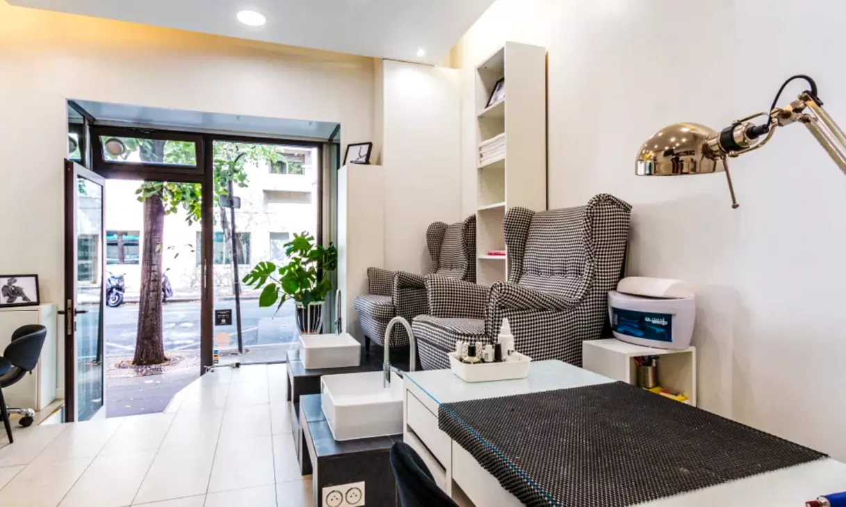 Beauté des mains et pieds en option avec semi-permanent à Beauté Art