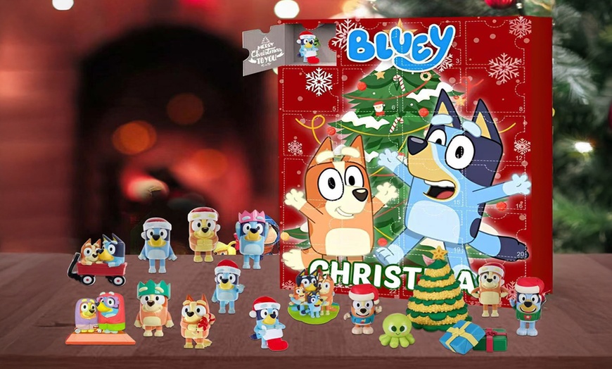 Image 1: Adventskalender mit 3D-Figuren mit Bluey-Motiven
