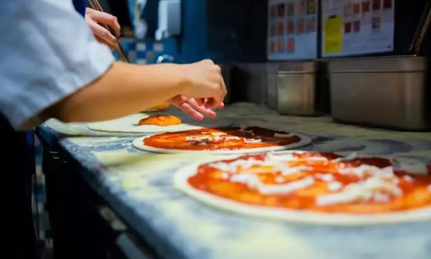 Image 5: Pizza, passie en panna cotta: 3-gangendiner naar keuze voor twee 