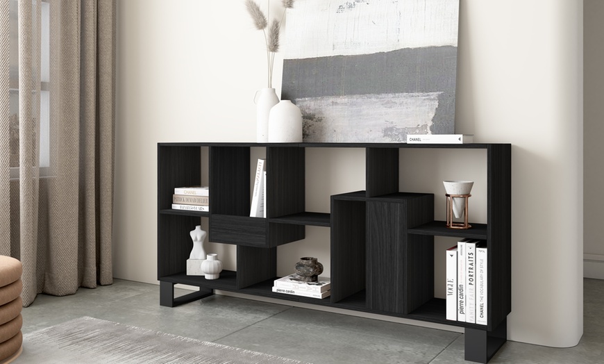 Image 15: Speels vormgegeven boekenkast