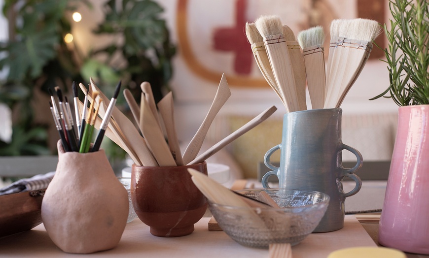 Image 9: Taller creativo de cerámica y vino Wine & Clay para 1 o 2 personas