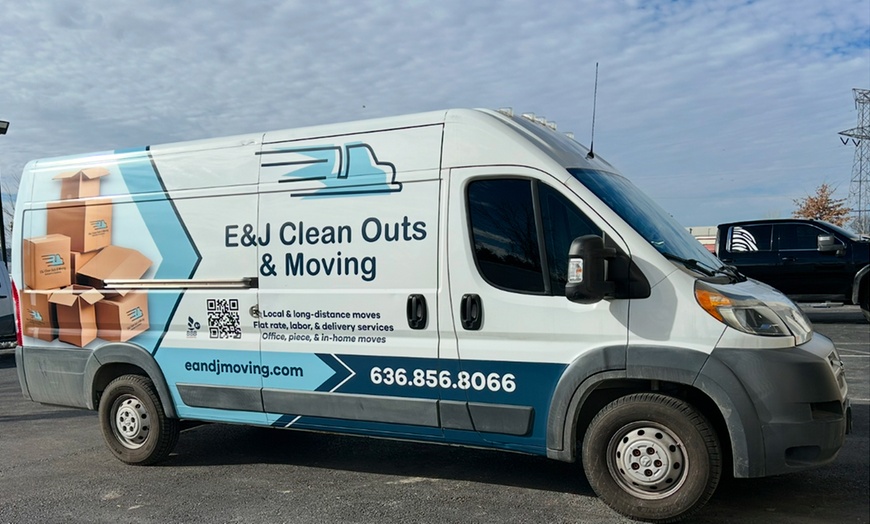 Image 2: Professional Moving Services: Stress-Free Relocation with Expert Help