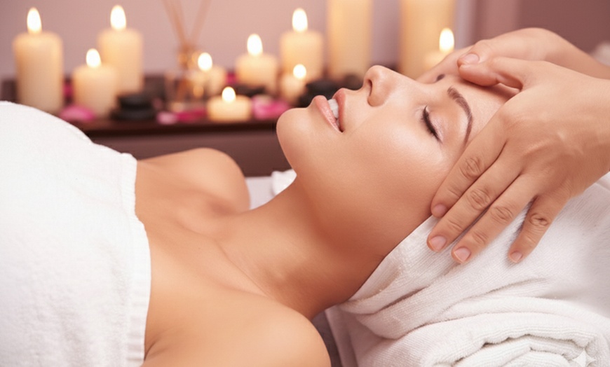 Image 3: Hidrolimpieza facial profunda y opción a máscara LED y radiofrecuencia