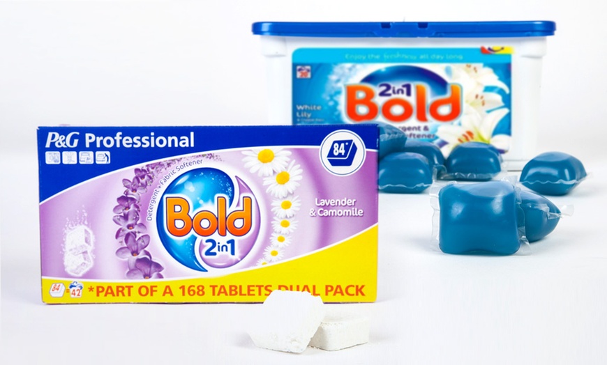 Image 1: Bold 2in1 Laundry Tabs