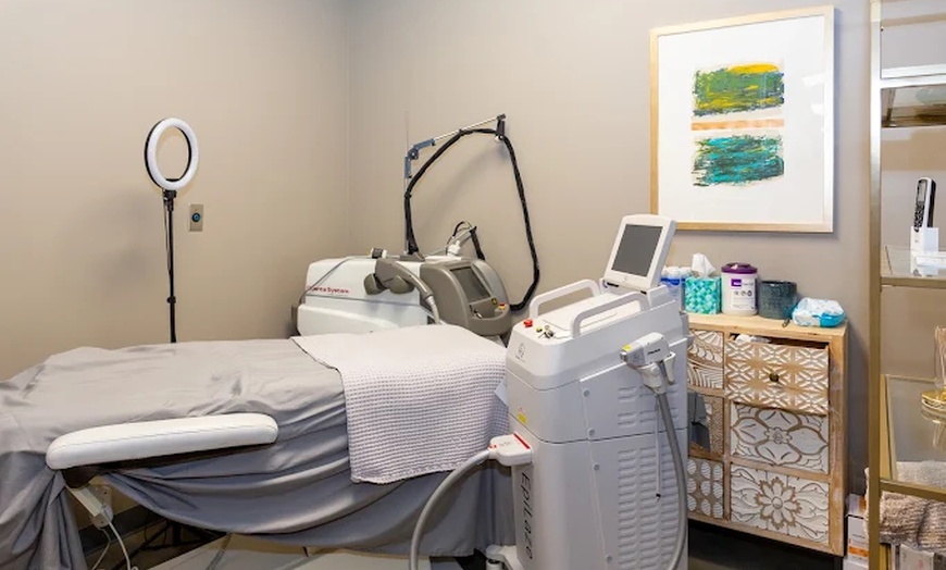 Image 3: Get a Refreshed Look With 20 Units of Botox