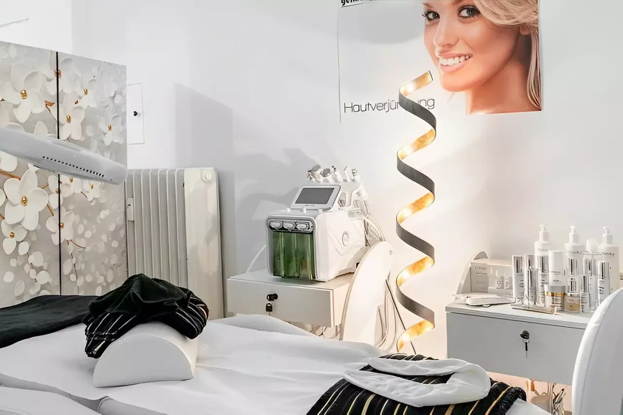 Augenbrauen- & Wimpern färben inkl. korrektur