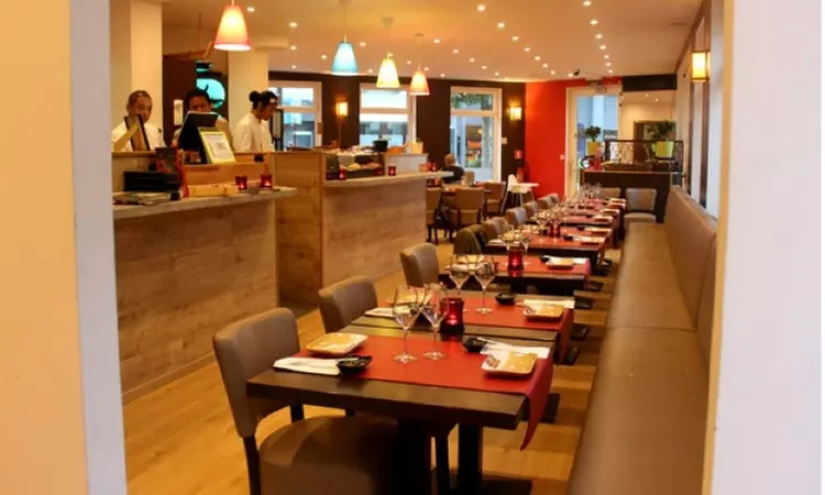 Sushiboot met voorgerecht bij Ocean Sushi (vanaf 2 pers.)