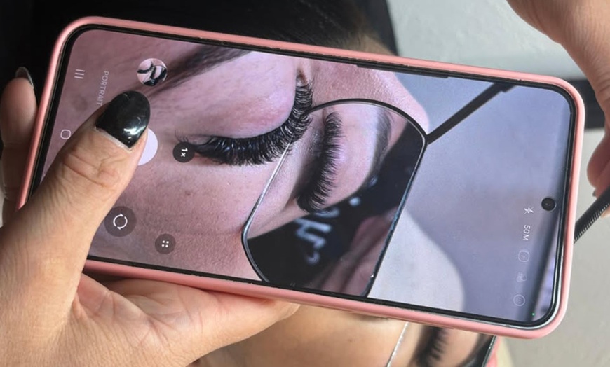 Image 2: Rehaussement de cils, extensions et soin avec NisyCils Bordeaux