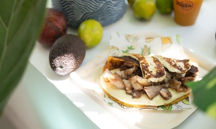 Para 2 personas: Menú venezolano con 1 entrante, 2 principales, 1 postre y 2 bebidas - Arepas Berta