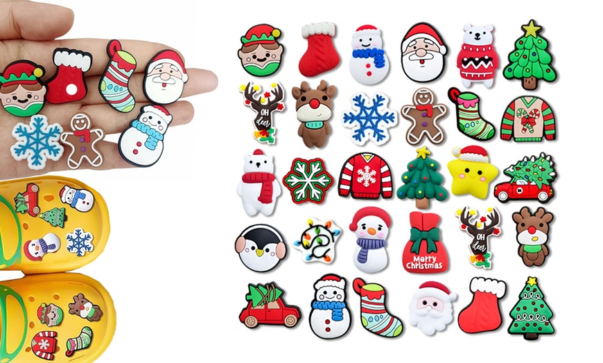Image 2: Pack di 30 charm natalizi per decorazione delle scarpe